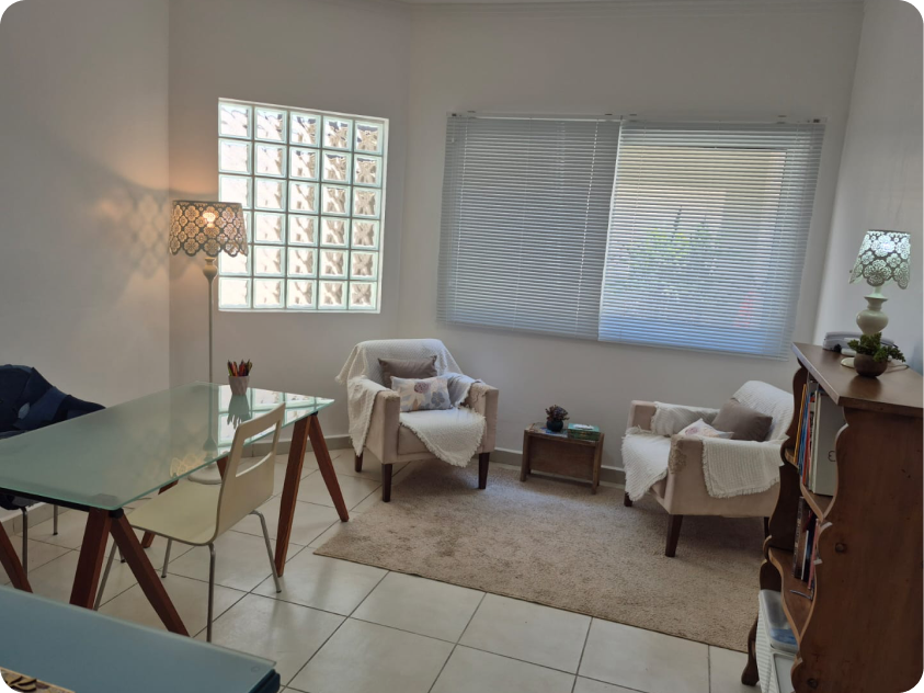 Ambiente do consultório para atendimento presencial em Caieiras, SP